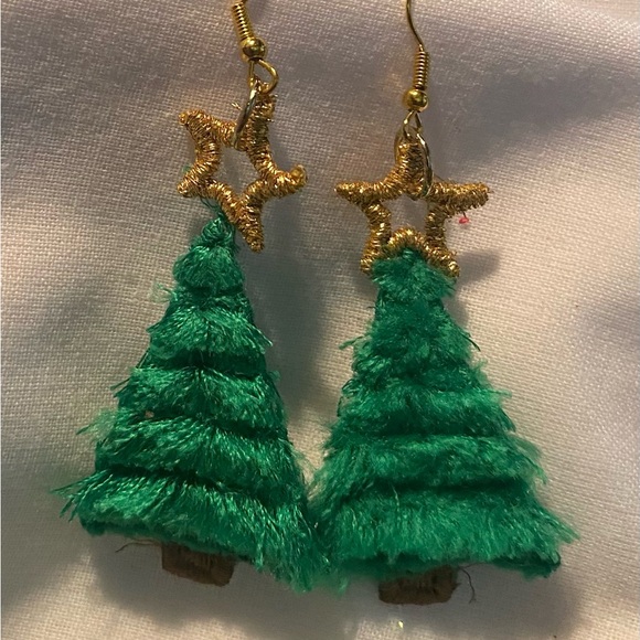 Christmas Tree Fringe Freestanding Lace Dangling Earrings - Picture 1 of 3